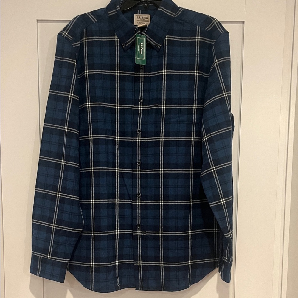 L.L. Bean Men's Medium Navy Checkered Shirt NWT